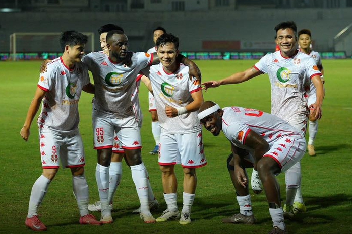 Đoàn quân HLV Lê Huỳnh Đức tiếp tục thảm bại khi xa nhà - Ảnh 5.