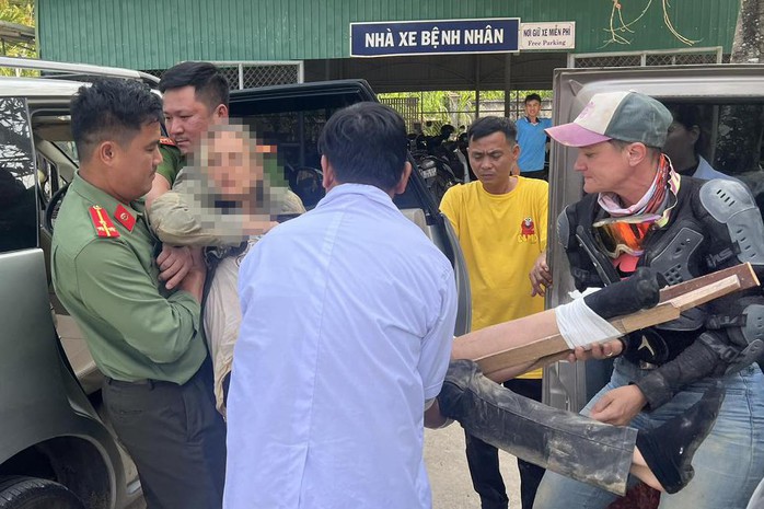 Nữ du kh&aacute;ch người Ph&aacute;p gặp nạn ở Quảng Ng&atilde;i được cấp cứu kịp thời - Ảnh 1.