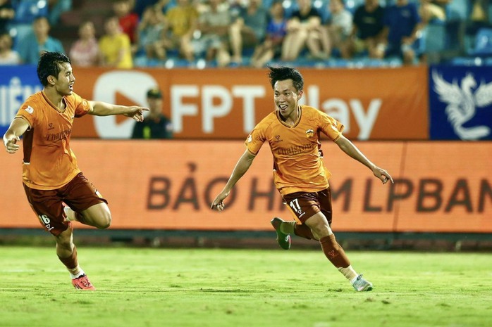 HAGL thắng Nam Định: Đầu tư ít thắng đầu tư nhiều - Ảnh 1.