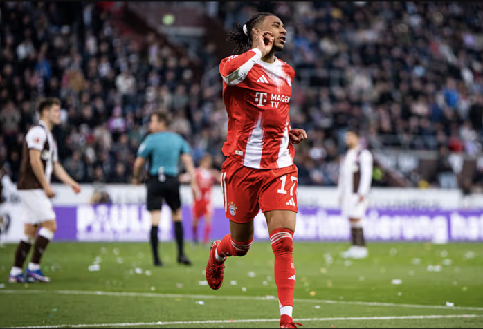 Bayern Munich dội mưa b&agrave;n thắng trước St.Pauli, x&ocirc; đổ kỷ lục 54 năm Bundesliga - Ảnh 4.