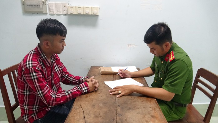 Công an Đồng Tháp và TPHCM bắt giữ 3 đối tượng nổ súng vào nhóm người đang nhậu - Ảnh 4. Công an Đồng Tháp và TPHCM bắt giữ 3 đối tượng nổ súng vào nhóm người đang nhậu - Ảnh 4.