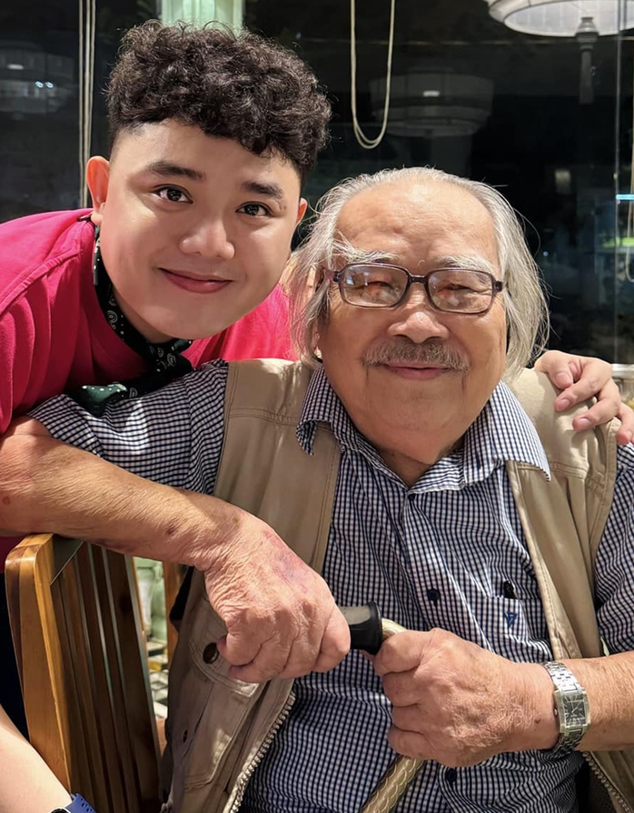 Đạo diễn trẻ Huy An phấn khởi với dự &aacute;n "H&agrave;o quang trong b&oacute;ng tối" - Ảnh 4.