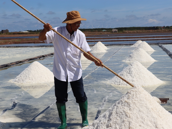 Làng nghề không ngại nắng nóng - Ảnh 1.