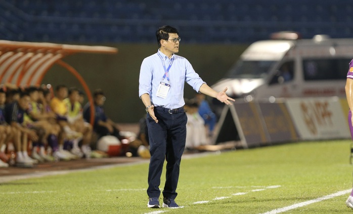 HLV Vũ Tiến Th&agrave;nh gi&uacute;p Ninh B&igrave;nh FC gi&agrave;nh chiến thắng ở G&ograve; Đậu - Ảnh 4.