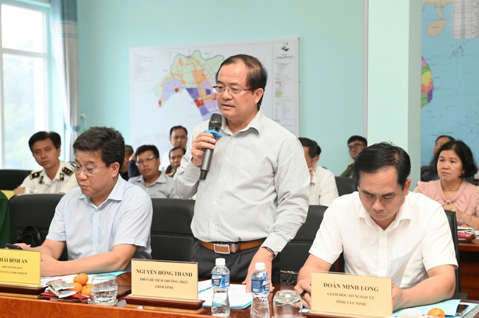 Đo&agrave;n c&ocirc;ng t&aacute;c Bộ Tư lệnh Bộ đội Bi&ecirc;n ph&ograve;ng khảo s&aacute;t cửa khẩu Quốc tế Mộc B&agrave;i - Ảnh 3.