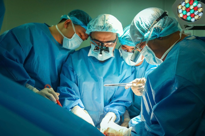 Ở nơi lời tiễn biệt h&oacute;a sự sống - Ảnh 2.