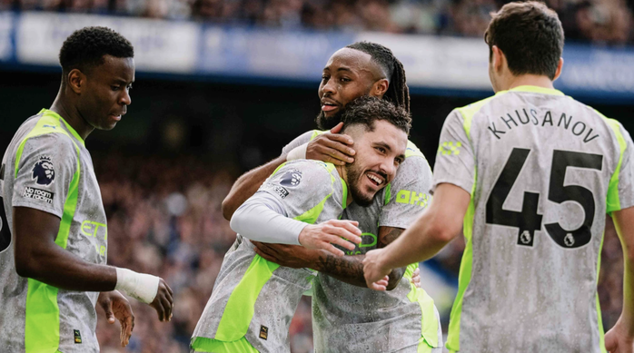 "Ma thuật" Rayan Cherki gi&uacute;p Man City tăng tốc, Arsenal lo lắng tận c&ugrave;ng - Ảnh 5.