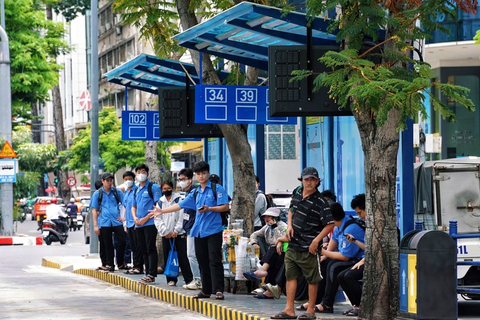 Xe bu&yacute;t 0 đồng tại TP HCM: Ngo&agrave;i miễn ph&iacute;, người d&acirc;n kỳ vọng điều g&igrave;?  - Ảnh 2.
