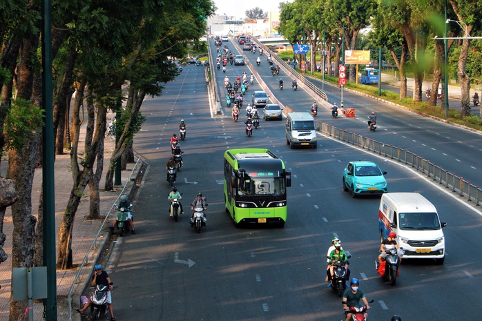 Xe bu&yacute;t 0 đồng tại TP HCM: Ngo&agrave;i miễn ph&iacute;, người d&acirc;n kỳ vọng điều g&igrave;?  - Ảnh 6.