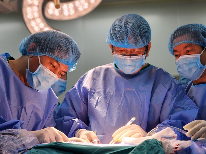 Lần đầu ti&ecirc;n Bệnh viện Đa khoa TP Cần Thơ l&agrave;m chủ kỹ thuật gh&eacute;p thận - Ảnh 2.