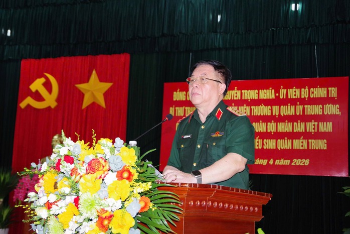 Đại tướng Nguyễn Trọng Nghĩa thăm Trường Thiếu sinh qu&acirc;n miền Trung - Ảnh 3.