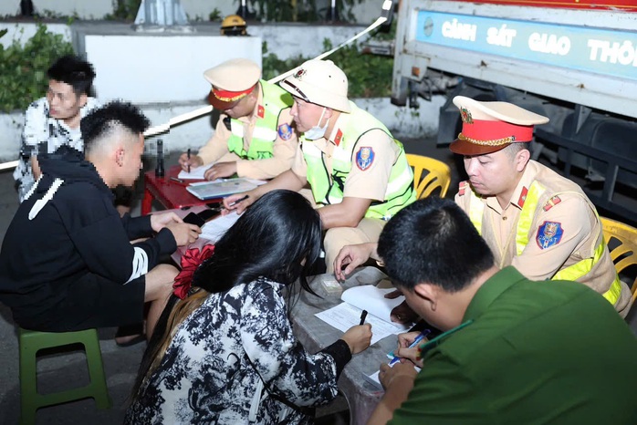 Cục CSGT n&oacute;i về tin đồn "tăng mức xử phạt vi phạm giao th&ocirc;ng" - Ảnh 1.