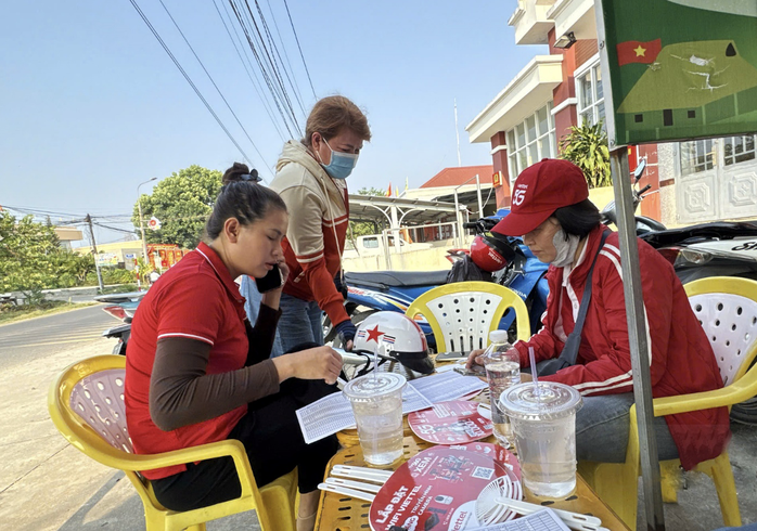 Xác thực SIM bằng khuôn mặt kể từ 15-4: Chỉ những thuê bao thuộc diện sau mới cần làm - Ảnh 1.