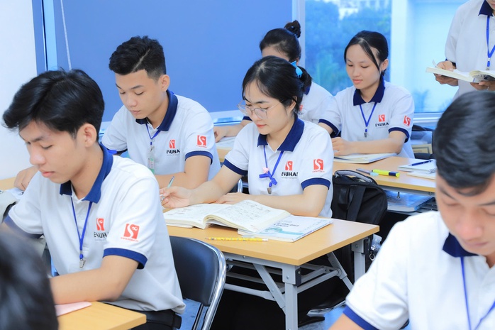 XUẤT KHẨU LAO ĐỘNG NỖ LỰC TÁI ĐỊNH VỊ (*): Đặt trong tổng thể nguồn nhân lực - Ảnh 1.