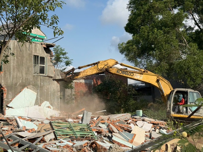 Cưỡng chế 9 trường hợp cuối, b&agrave;n giao mặt bằng dự &aacute;n đường trục ch&iacute;nh Vũng T&agrave;u - Ảnh 2.