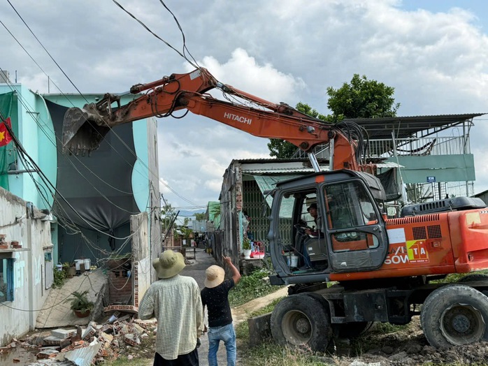 Cưỡng chế 9 trường hợp cuối, b&agrave;n giao mặt bằng dự &aacute;n đường trục ch&iacute;nh Vũng T&agrave;u - Ảnh 1.