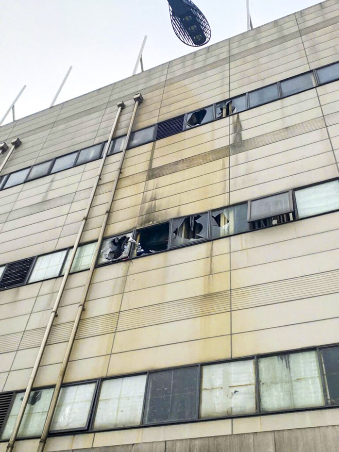 Nổ cục nóng điều hoà trong khu công nghiệp, 2 người bị thương - Ảnh 1. Nổ cục nóng điều hoà trong khu công nghiệp, 2 người bị thương - Ảnh 1.