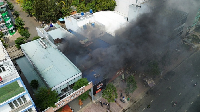 CLIP: Ch&aacute;y qu&aacute;n Ếch 62 ở T&acirc;y Ninh, nhiều người hốt hoảng - Ảnh 3.