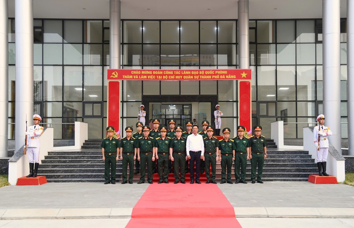 Đại tướng Nguyễn Trọng Nghĩa làm việc với lực lượng vũ trang Đà Nẵng năm 2026 - Ảnh 3. Đại tướng Nguyễn Trọng Nghĩa làm việc với lực lượng vũ trang Đà Nẵng năm 2026 - Ảnh 3.
