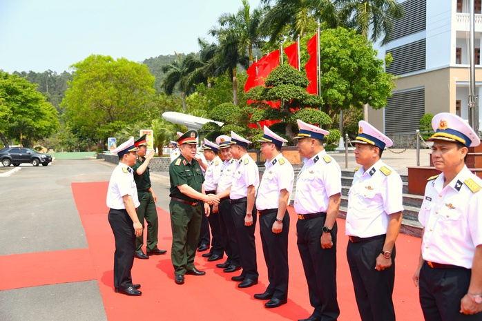 Đại tướng Nguyễn Trọng Nghĩa làm việc với lực lượng vũ trang Đà Nẵng năm 2026 - Ảnh 4. Đại tướng Nguyễn Trọng Nghĩa làm việc với lực lượng vũ trang Đà Nẵng năm 2026 - Ảnh 4.