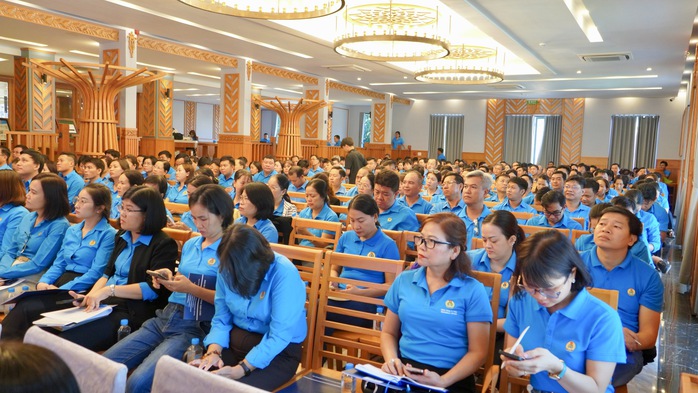 C&aacute;n bộ C&ocirc;ng đo&agrave;n TP HCM tập huấn thương lượng lương v&igrave; người lao động - Ảnh 3.