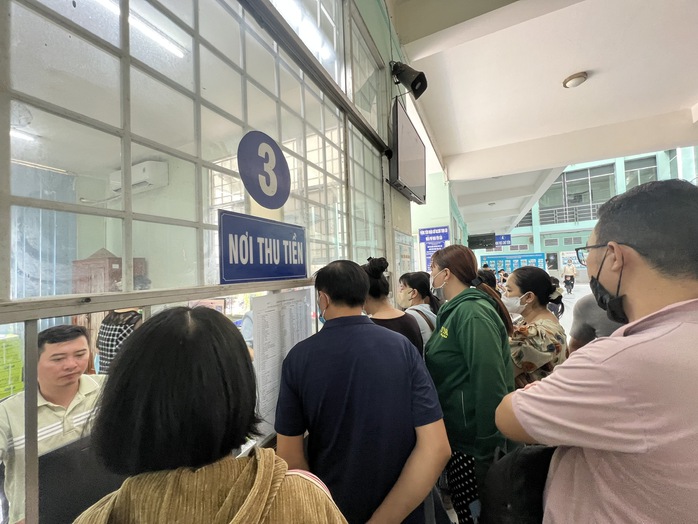 Người miền T&acirc;y &ugrave;n &ugrave;n đưa con đi ti&ecirc;m vắc-xin ph&ograve;ng vi&ecirc;m n&atilde;o m&ocirc; cầu - Ảnh 2.