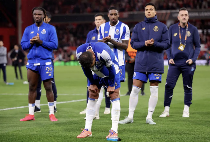 Đ&aacute;nh bại cựu v&ocirc; địch ch&acirc;u &Acirc;u, Nottingham Forest v&agrave;o b&aacute;n kết Europa League  - Ảnh 3.