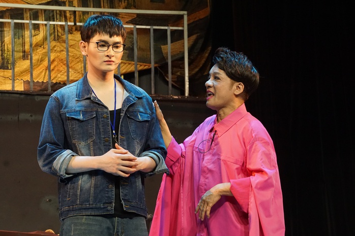 Minh Nh&iacute;, Hữu Quốc, B&igrave;nh Tinh đụng độ trong vở "Song tr&ugrave;ng" - Ảnh 1.