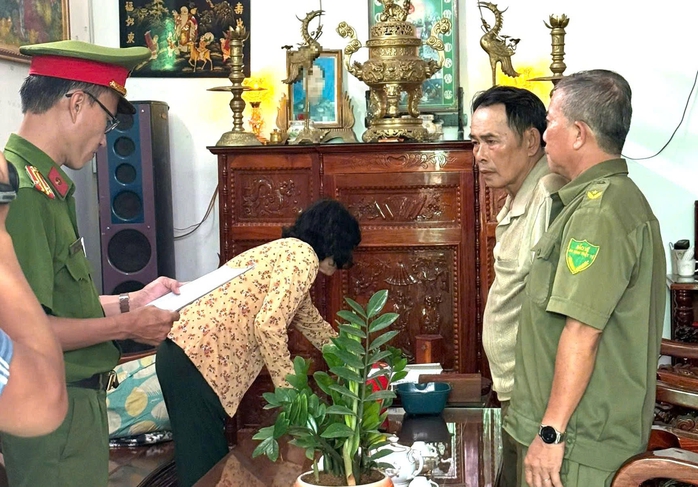 Bắt tạm giam &ocirc;ng L&ecirc; Văn Ho&agrave;ng trong vụ x&acirc;y h&agrave;ng chục căn nh&agrave; tr&ecirc;n đất người kh&aacute;c - Ảnh 1.