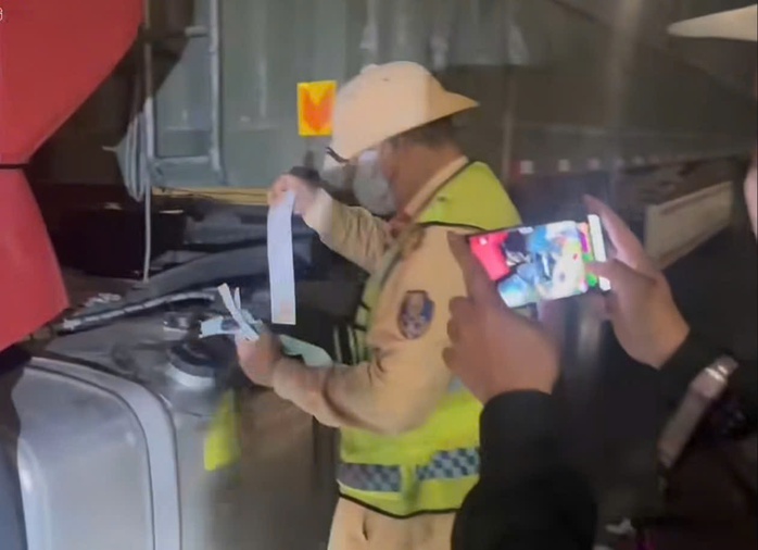 Không giấy phép lái xe vẫn chạy cao tốc, tài xế và chủ xe nhận “án phạt kép” - Ảnh 1.