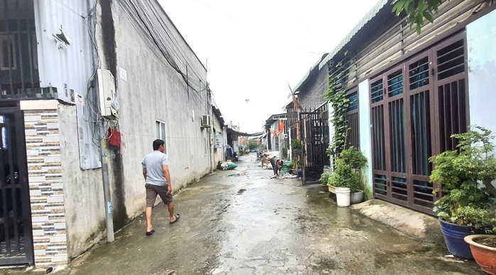 Cận cảnh 48 căn nh&agrave; x&acirc;y tr&aacute;i ph&eacute;p TPHCM v&agrave; những hệ lụy cho cư d&acirc;n - Ảnh 1.