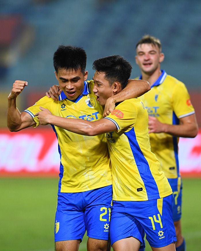 V&ograve;ng 19 V-League 2025-2026: Ho&agrave;ng H&ecirc;n lập c&ocirc;ng lớn gi&uacute;p H&agrave; Nội FC thắng đậm - Ảnh 5.