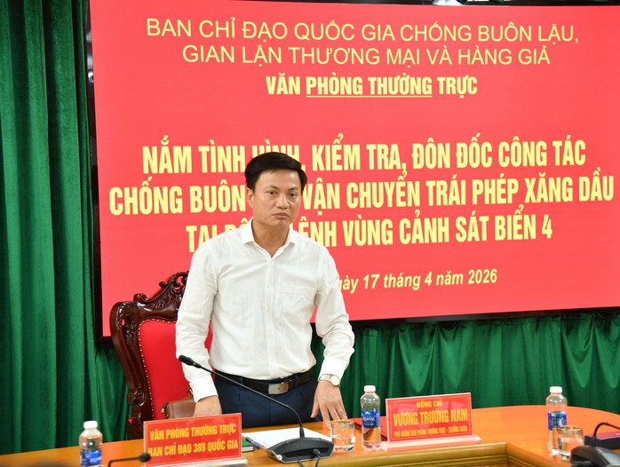 Cảnh s&aacute;t biển thu giữ hơn 2 triệu l&iacute;t dầu D.O - Ảnh 4.