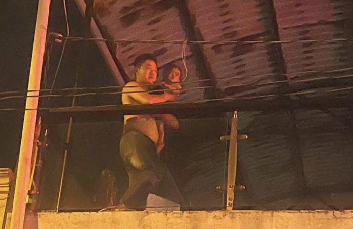 Đại u&yacute; c&ocirc;ng an ở TPHCM cứu ch&aacute;u b&eacute; 13 th&aacute;ng tuổi đốn tim mạng x&atilde; hội   - Ảnh 2.