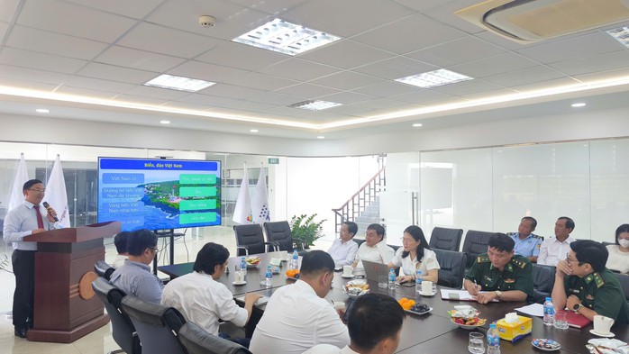 N&ecirc;u cao tr&aacute;ch nhiệm của người Đảng vi&ecirc;n trong x&acirc;y dựng v&agrave; bảo vệ Tổ quốc thời kỳ mới - Ảnh 2.