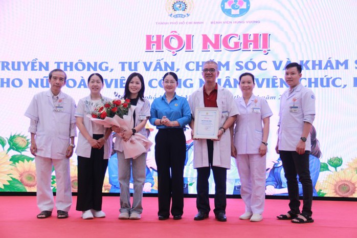 Hơn 250 nữ c&ocirc;ng nh&acirc;n TP HCM được kh&aacute;m sức khỏe sinh sản miễn ph&iacute; trong năm 2026 - Ảnh 1.