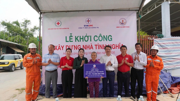 Điện lực Quảng Trị hỗ trợ 70 triệu đồng x&acirc;y nh&agrave; t&igrave;nh nghĩa cho hộ kh&oacute; khăn - Ảnh 1.