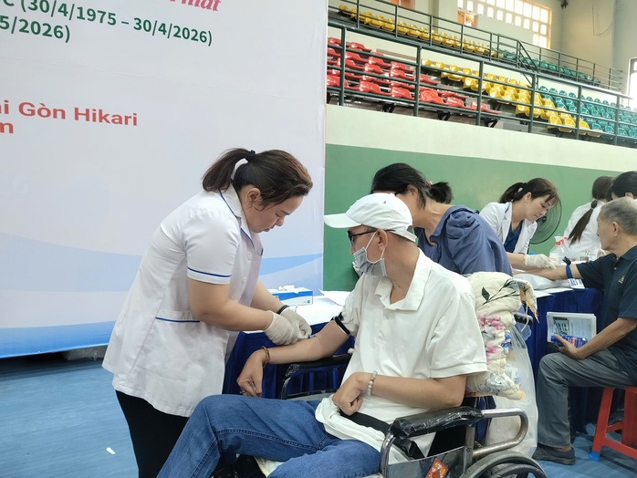 Nhiều địa phương đồng loạt ra qu&acirc;n kh&aacute;m sức khỏe cho người d&acirc;n - Ảnh 1.