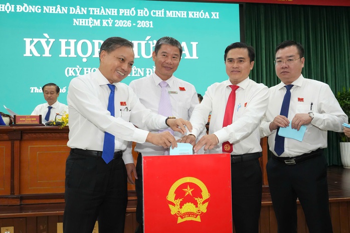UBND TPHCM c&oacute; th&ecirc;m 1 Ủy vi&ecirc;n - Ảnh 2.
