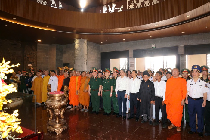 Đại tướng Nguyễn Trọng Nghĩa v&agrave; vai tr&ograve; của gi&agrave; l&agrave;ng trong đo&agrave;n kết d&acirc;n tộc năm 2026 - Ảnh 7.