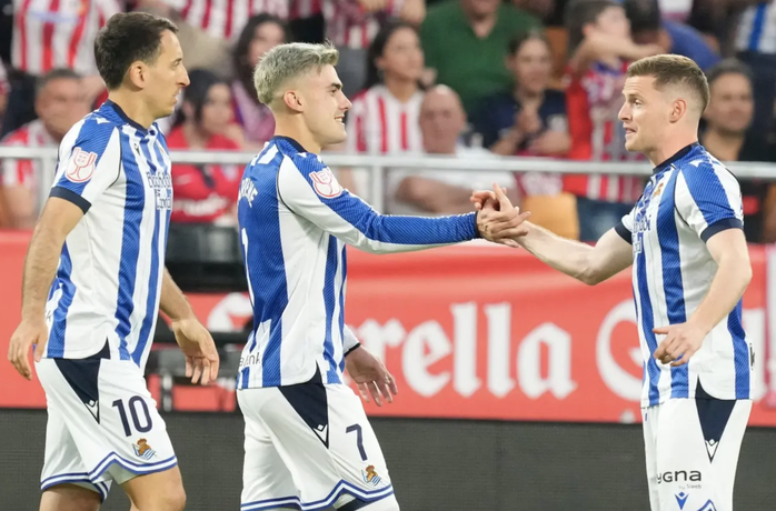 Sociedad hạ Atletico Madrid loạt "đấu s&uacute;ng", đăng quang C&uacute;p Nh&agrave; vua - Ảnh 1.