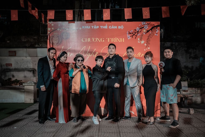 Ca sĩ Ngọc Khu&ecirc; "rủ" nhiều nghệ sĩ danh tiếng v&agrave;o "Thị phi" - Ảnh 2.