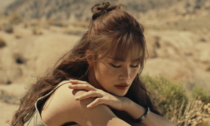 Mặt trời cô độc của Đông Nhi  - Ảnh 3.