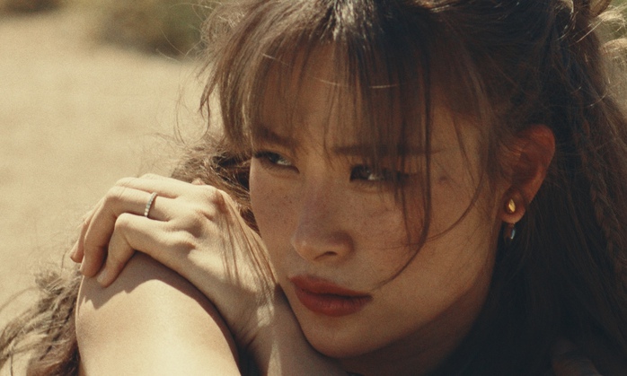 Mặt trời cô độc của Đông Nhi  - Ảnh 1.