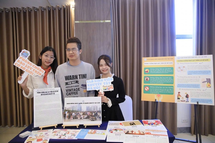 B&agrave;i dự thi cuộc thi viết "L&ograve;ng tốt quanh ta": C&ocirc; g&aacute;i khiếm thị thắp s&aacute;ng cuộc đời bằng tiếng h&aacute;t - Ảnh 2.