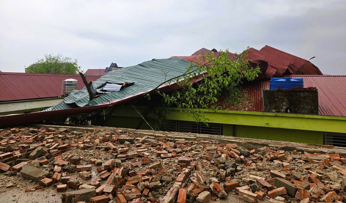 Mưa đá, giông lốc xuất hiện ở xã, phường trung tâm tỉnh Thanh Hóa - Ảnh 4.