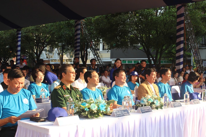 Hơn 1.300 người tham gia Ng&agrave;y Người khuyết tật Việt Nam tại phố đi bộ Nguyễn Huệ  - Ảnh 2.