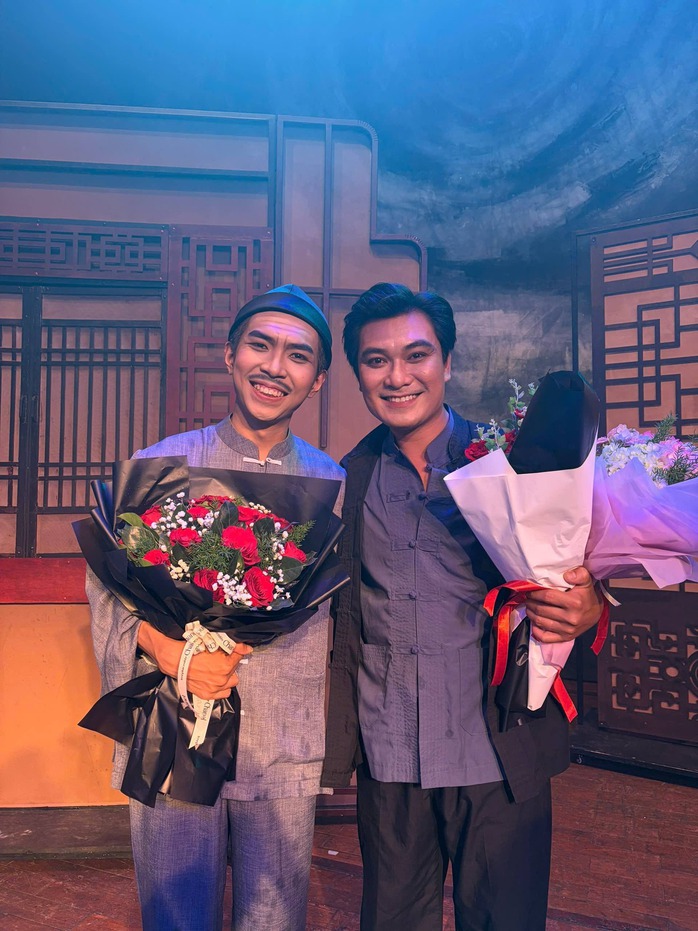 NSƯT Vũ Lu&acirc;n thăng hoa cảm x&uacute;c c&ugrave;ng d&agrave;n nghệ sĩ trẻ trong vở "L&ocirc;i Vũ" - Ảnh 7.