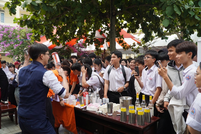 Khi học sinh THPT "chạm" v&agrave;o giấc mơ nghề nghiệp - Ảnh 4.