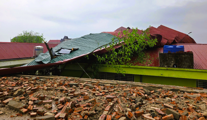 D&ocirc;ng lốc v&agrave; mưa đ&aacute; t&agrave;n ph&aacute; nhiều nơi ở Bắc Bộ th&aacute;ng 4 năm 2026 - Ảnh 1.